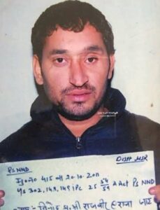 हिसार कोर्ट के बाहर गैंगस्टर विनोद काना हत्या मामले की खबर
