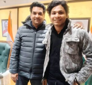 जंतर-मंतर पर सिर फोड़ने का आरोपी स्वतंत्र भारद्वाज लाल किले की VIP दीर्घा में? वायरल वीडियो पर बवाल 3 FB IMG 1788521060284