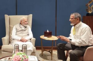 PM मोदी से मिले बचपन के दोस्त, BJP विधायक से जुड़े जमीन विवाद में CBI जांच की मांग 3 PM मोदी से मिले बचपन के दोस्त असगरअली वोहरा, जमीन विवाद में CBI जांच की मांग